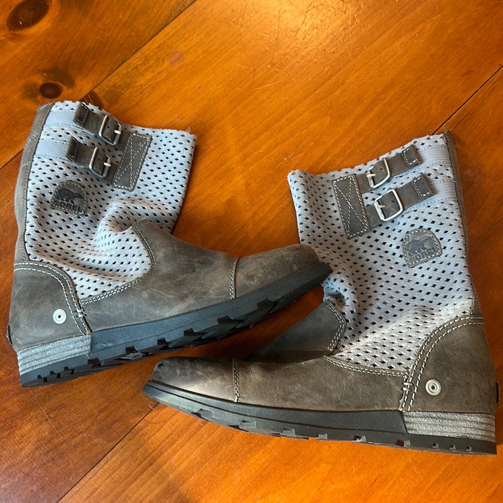 Sorel boots size 8.5